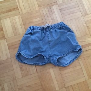 Shorts with elastic band